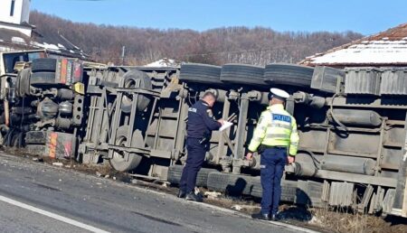 Argeș. Crasă inconștiență! Șofer de TIR beat produce un grav accident!