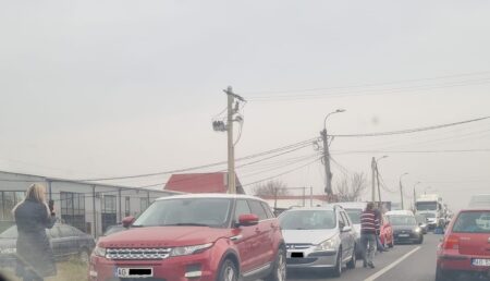 Accident cu mai multe mașini, lângă Pitești