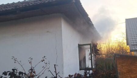 Incendiu lângă Pitești: Urgență la o casă!