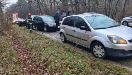 Accident lângă ZOO Pitești. Trei autoturisme implicate