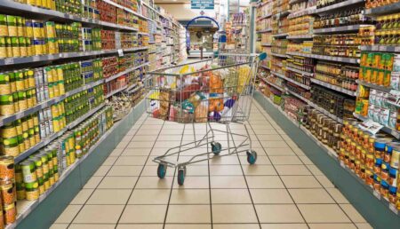 Supermarketurile se reinventează! Au apărut cărucioarele cu tabletă și inteligență artificială