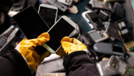 Revoluție în tehnologie! Dispar telefoanele mobile