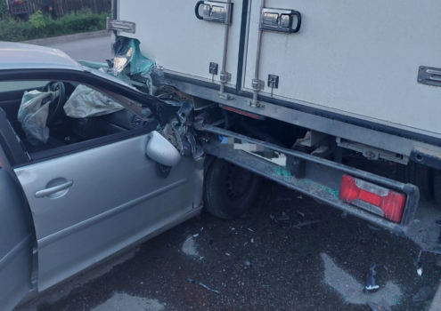 Argeș: Tineri grav răniți! O șoferiță, impact puternic cu o autospecială