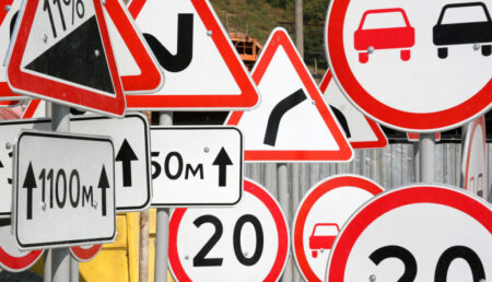 Un nou indicator rutier pentru șoferii din România