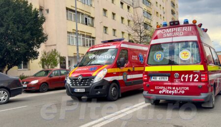 Accident în Pitești: Două autoturisme s-au lovit