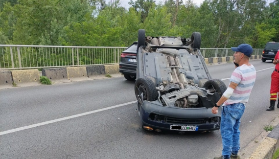 Accident grav! Mașină răsturnată în Argeș