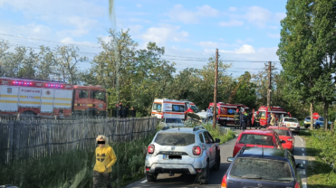 Accident cu 2 mașini lângă Pitești! Mai multe persoane sunt rănite