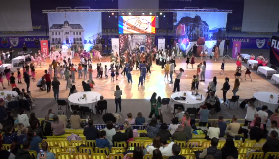 Piteștenii, total uluiți! 500 de dansatori au strălucit într-o competiție spectaculoasă