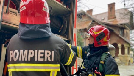 Panică, acum! Pompierii intervin la o locuință de lângă Pitești