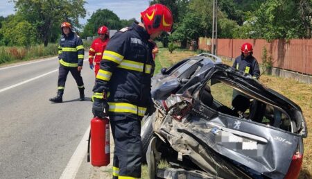 Accident cu victimă în Argeș: Mașină făcută țăndări de un TIR