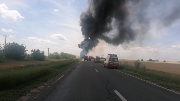 Tragedie fără margini! Șofer carbonizat după un accident cu o cisternă plină cu benzină