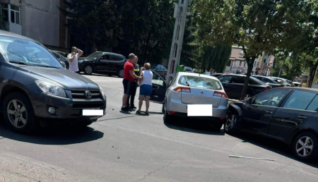 Accident în Pitești: Mai multe mașini implicate