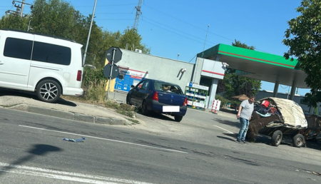 Pitești. Accident bizar: A intrat fix într-o căruță!