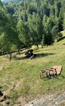 Argeș/ Accident cu victimă: ,,S-a dat peste cap” cu tractorul