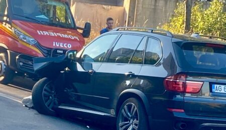 Accident în Pitești: Și-a distrus BMW-ul X5!