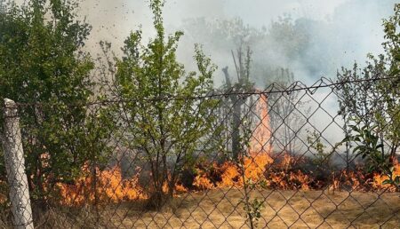 Este din nou incendiu în Argeș. Un bărbat are nevoie de ajutor
