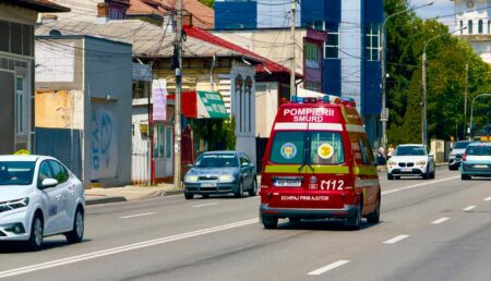 Breaking: Accident în Pitești. Fetiță rănită și dusă la spital