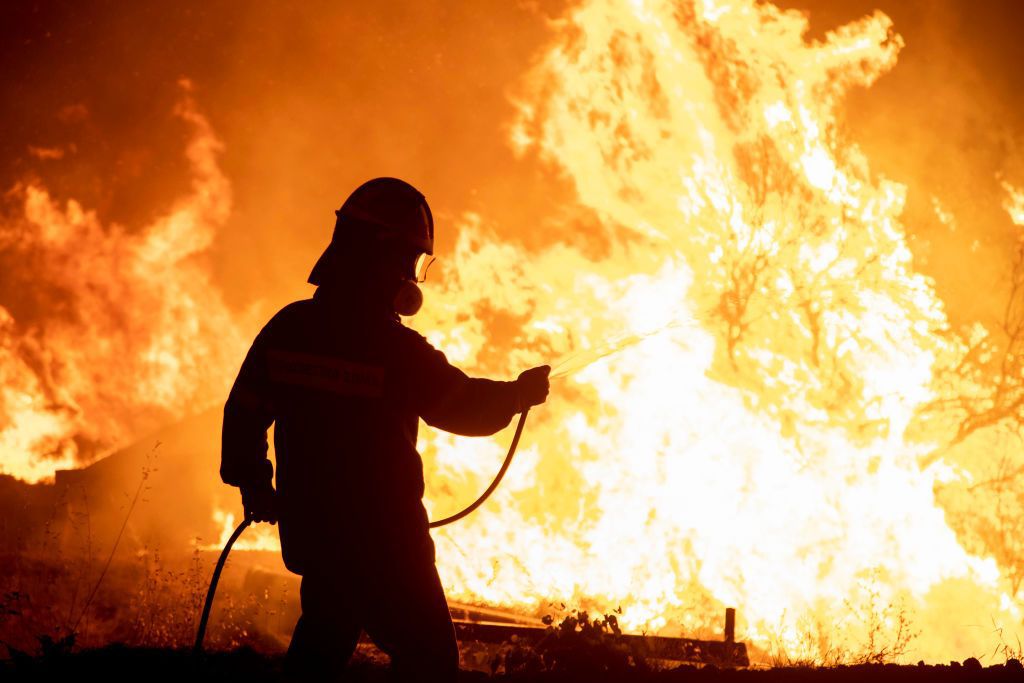 Flăcări în Argeș! Situație de urgență acum! Incendiu major!