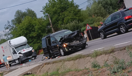 Accident grav, acum, în apropiere de Pitești