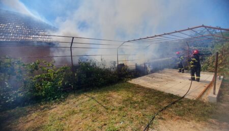 Alertă! Le arde casa!