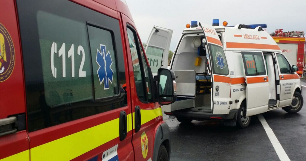 Accident devastator: Motociclist mort după o coliziune cu un microbuz