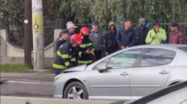 Accident lângă Pitești: Impact între două autoturisme: O persoană are nevoie de ajutor