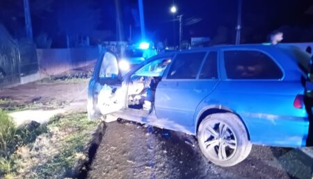 Argeș: Șoferiță de BMW a ieșit în decor și a fugit de la locul accidentului