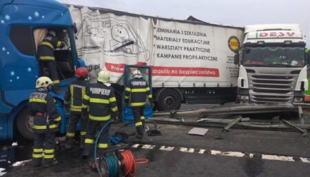 Tragedie pe A1: Un șofer decedat și trei răniți în urma coliziunii între două TIR-uri și un autoturism