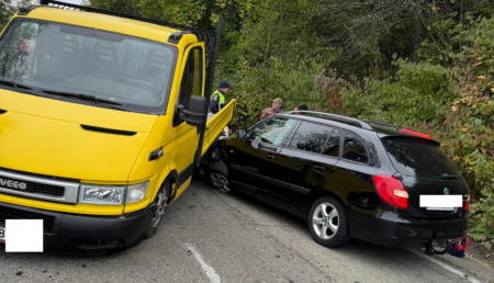 Accident în Argeș: Impact între o autoutilitară și un autoturism