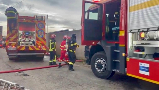 Argeș: Incendiu major! Mobilizare de forțe cum nu s-a mai văzut! FOTO&VIDEO