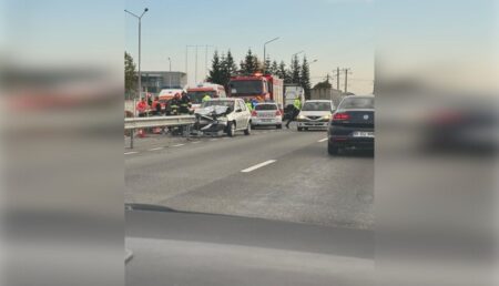 Accident deosebit de grav lângă Auchan: O glisieră i-a străpuns mașina