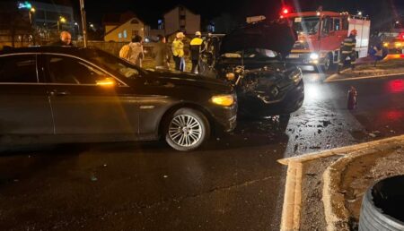 Accident grav, acum, la intrarea în Pitești! BMW, implicat!