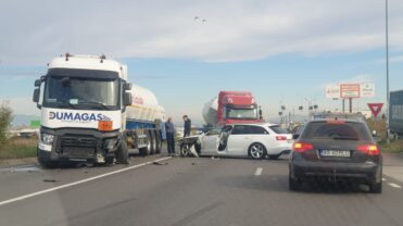 Argeș. Accident grav-LIVE: Audi, impact frontal cu o cisternă!