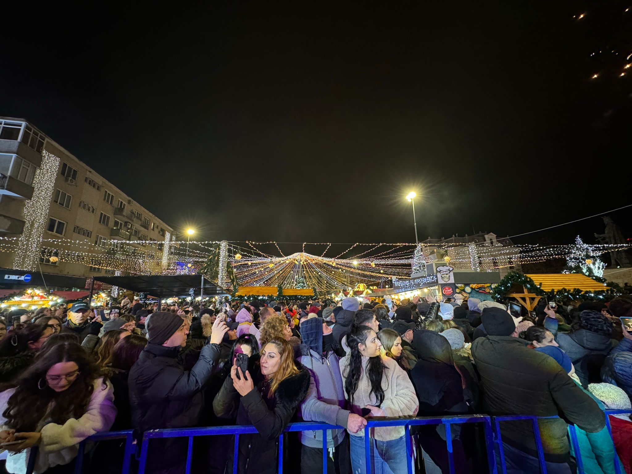 Deschidere Târg de Crăciun Pitești: O mare artistă iubită de români urcă pe scenă