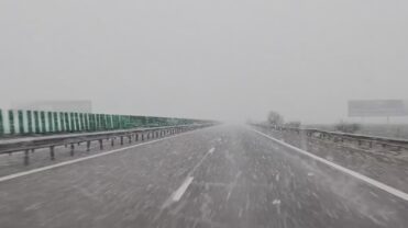 Ninge ca-n basme pe Autostrada A1 Pitești-București