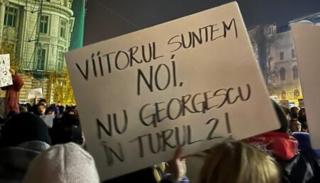 Tinerii se revoltă față de candidatul TikTok: „Viitorul suntem noi. Nu Georgescu în turul 2!”