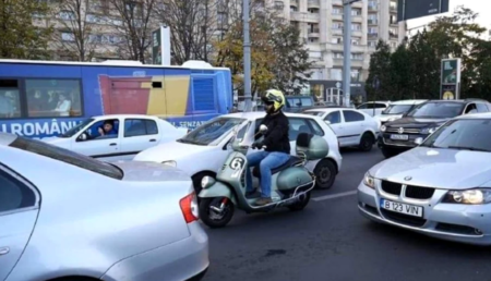 Reguli de fier pentru vehiculele pe două roți în trafic!