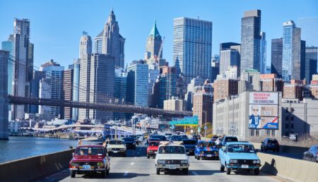 Dacia uimește la New York: Americanii lăsați cu gura căscată! Nu au mai văzut așa ceva