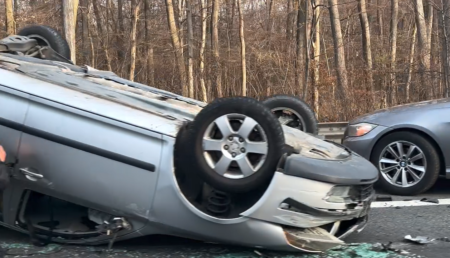 Accident grav pe Autostrada A1: Mașină răsturnată!