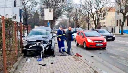 Pitești. Accident deosebit de grav, lângă Spital, în Nord: Mașini praf!