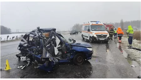 Tragedie în a treia zi de Crăciun: Accident mortal: Ambulanță implicată