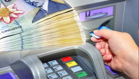 Interzis în 2025! Câți bani mai ai voie să scoți de la bancomat