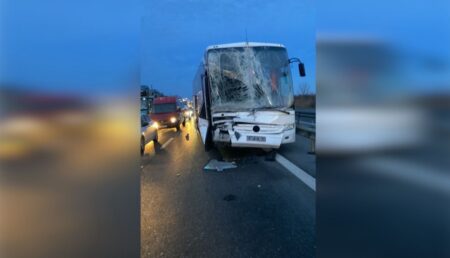 Accident grav pe A1, Pitești – București! Un autocar a intrat într-un mastodont!