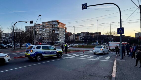 Accident deosebit de grav! Pieton întins pe carosabil!