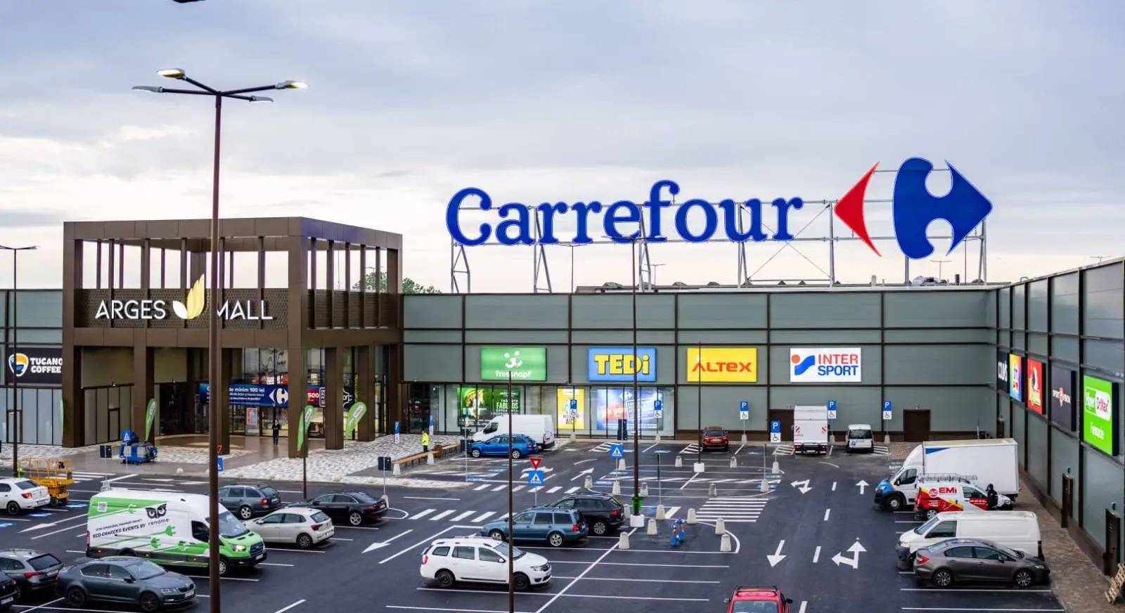 Magazinele Carrefour România