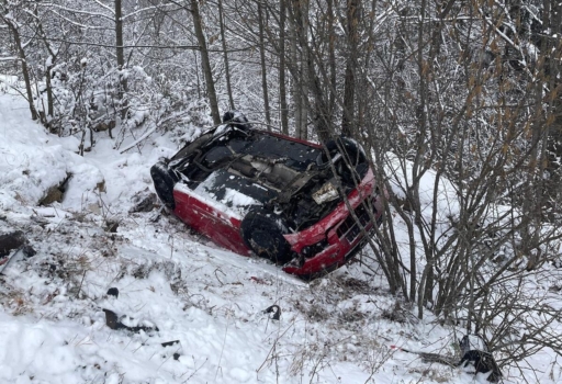 Vremea face ravagii! Din nou accident în Argeș: Mașină în decor