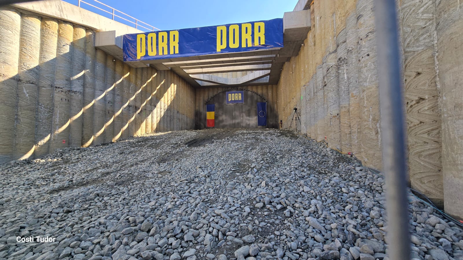  străpungerea Tunelului Momaia