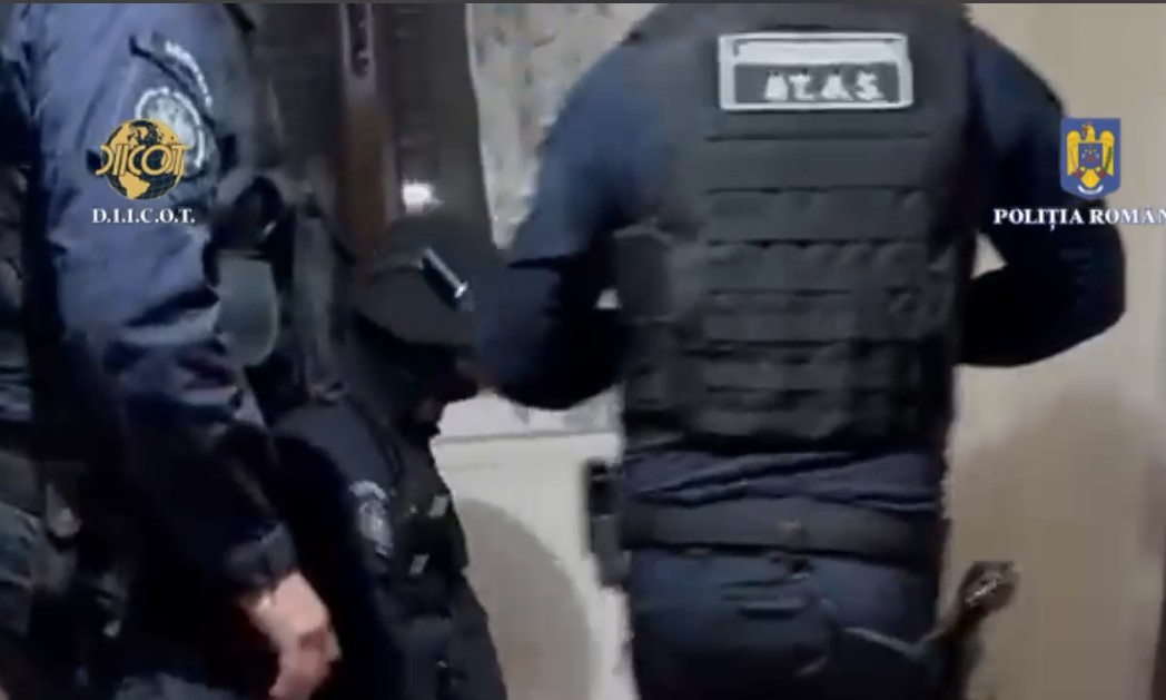 Argeș/ Operațiune în forță: Tânără salvată din mâinile unui ,,monstru"