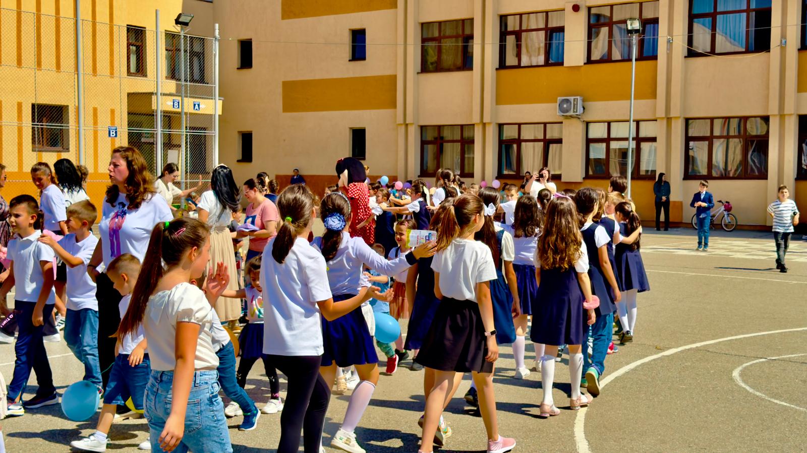 Sărbătoare cum rar vezi la cea mai tare școală din Pitești: ''Matei Basarab'' a fost în centrul atenției!