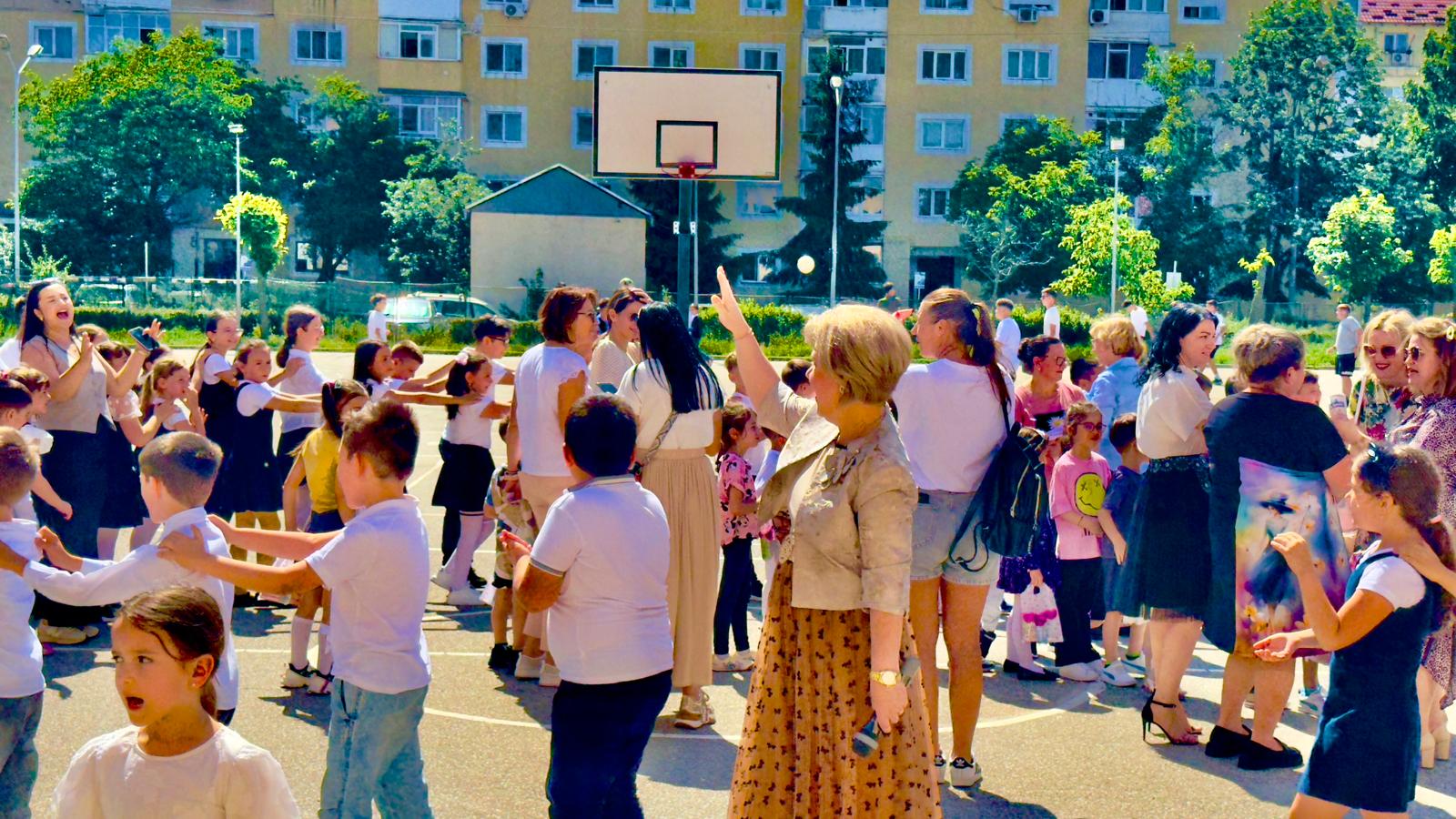 Sărbătoare cum rar vezi la cea mai tare școală din Pitești: ''Matei Basarab'' a fost în centrul atenției!